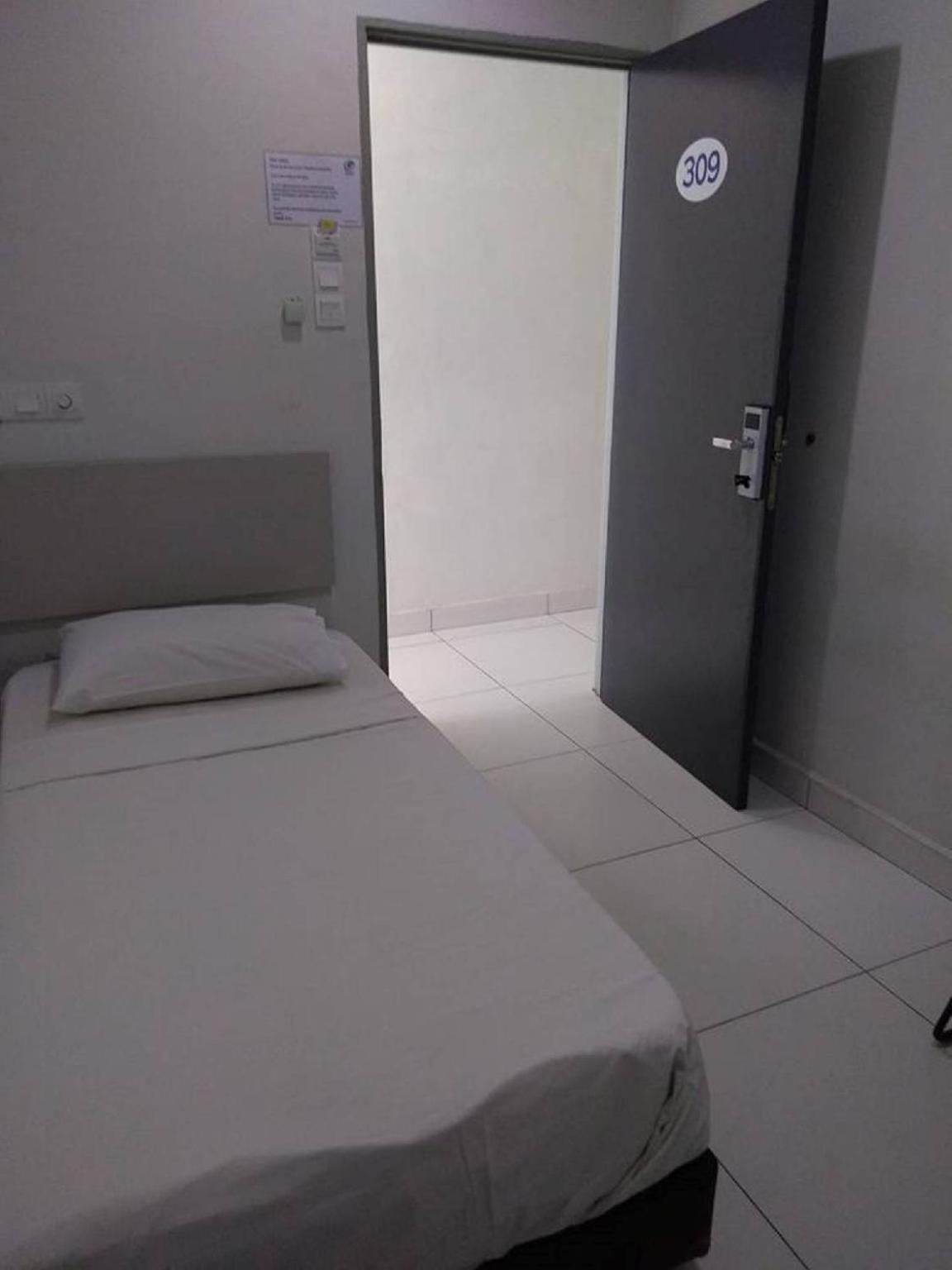 Hotel Rim Global Pj21 Kampong Baharu Sungai Way Eksteriør bilde